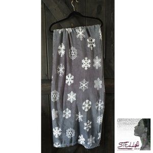 ❄️ EHF Holiday Snowflake Throw Blanket